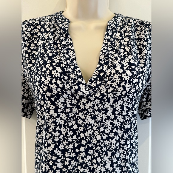 J. Crew Re-Imagined Women’s Ditsy Floral V-Neck Flutter Sleeve Top Size XS - Picture 8 of 14